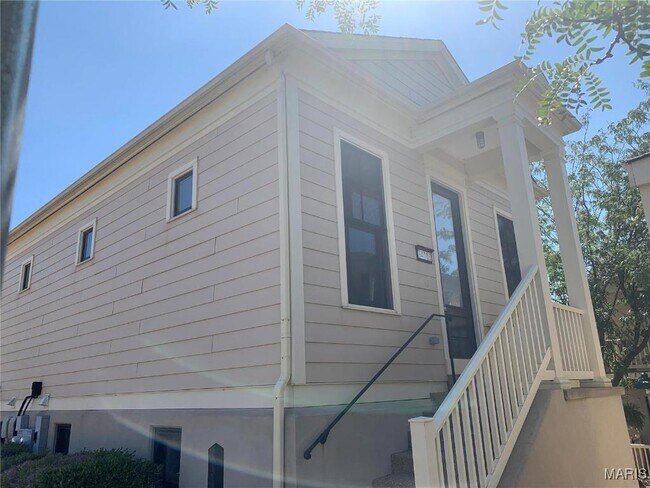 Primary Photo - 3410 E Lime Kiln