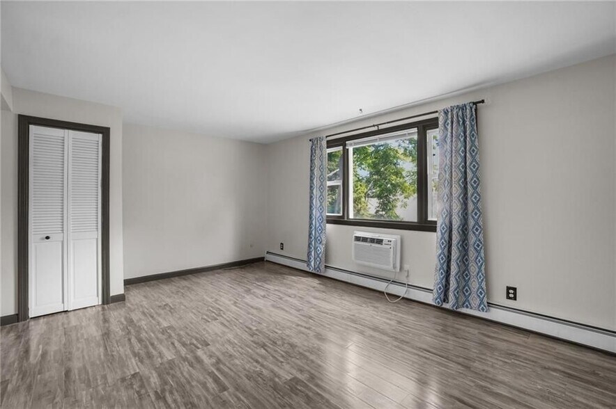 Building Photo - 2160 Mineral Spring Ave