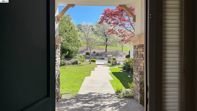 Building Photo - 118 Deer Meadow Terrace