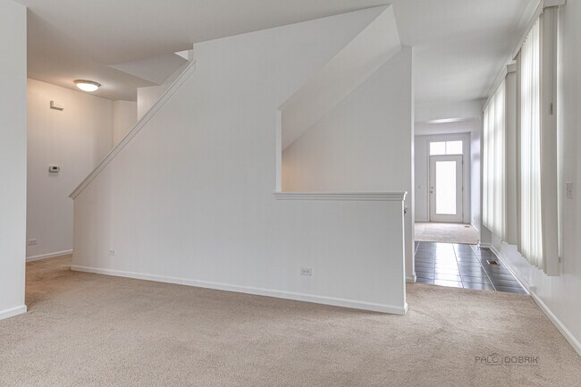 Building Photo - 726 Keystone Ln