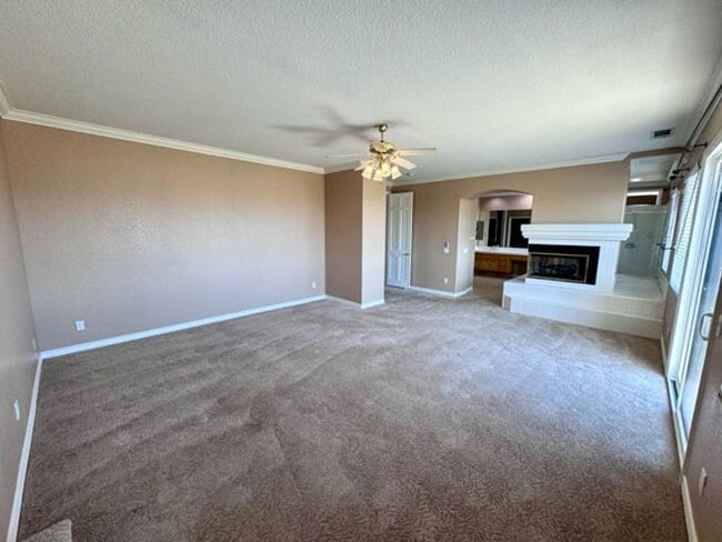 Building Photo - COMING SOON! Large Murrieta home available for LEASE!