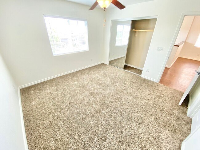 Building Photo - Inviting home with relaxing backyard spa in desirable Henderson location