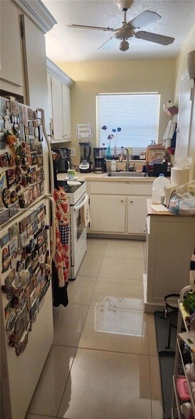 Building Photo - 1425 Arthur St