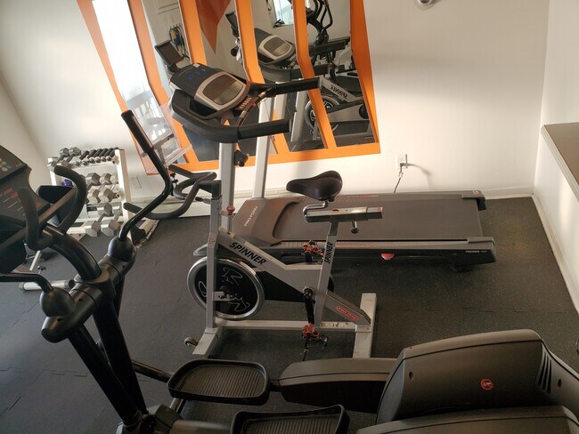 Building Photo - 1501 Portland Ave