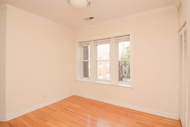 Building Photo - 3233 N Clifton Ave