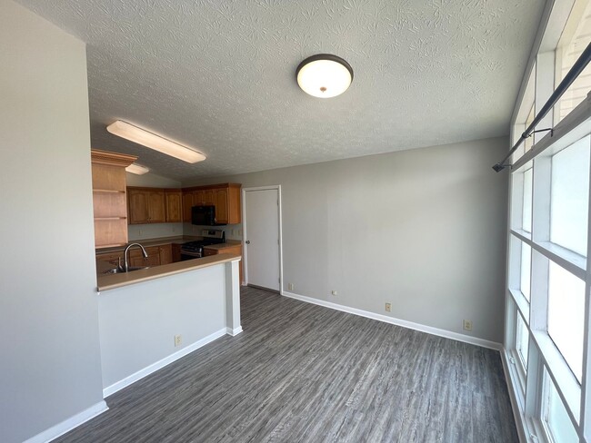 Building Photo - 3 Bedroom 1.5 Bath House in West Lafayette