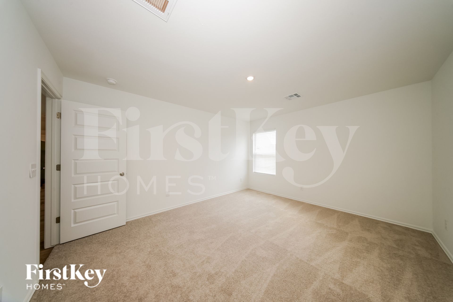 Building Photo - 433 Labelle Ln