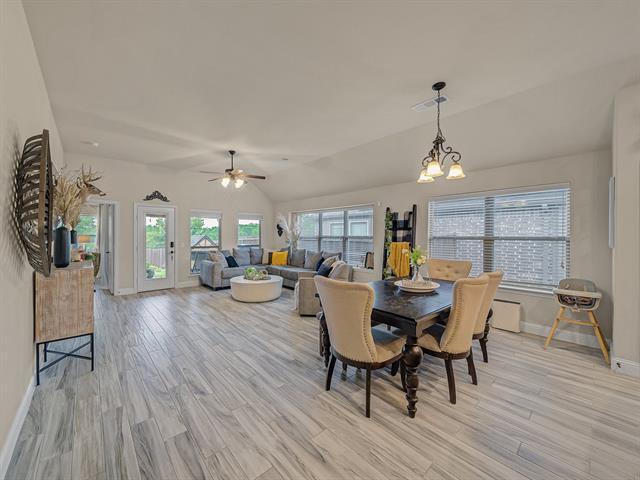 Building Photo - 1604 De Berry Ln