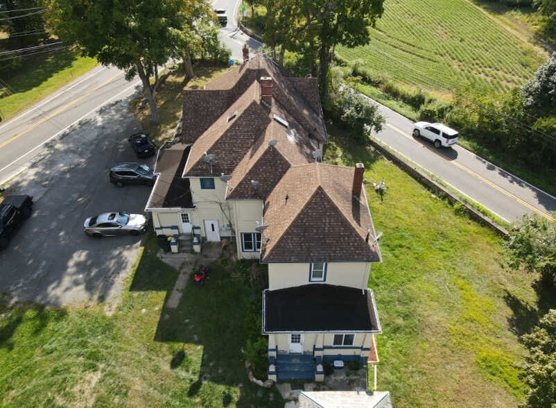 Building Photo - 111 Decker Pond Rd