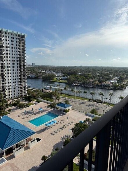 Building Photo - 1201 S Ocean Dr