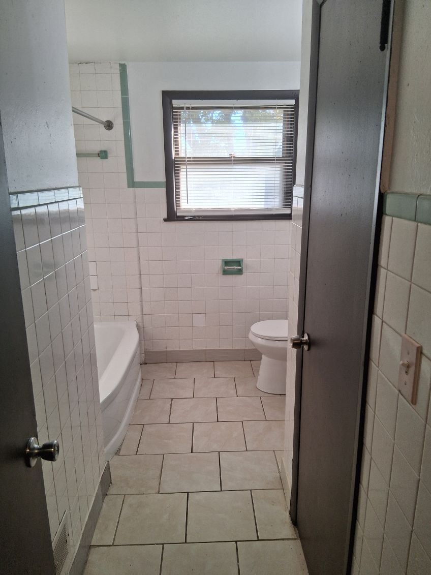 Building Photo - 4900 N 40th St