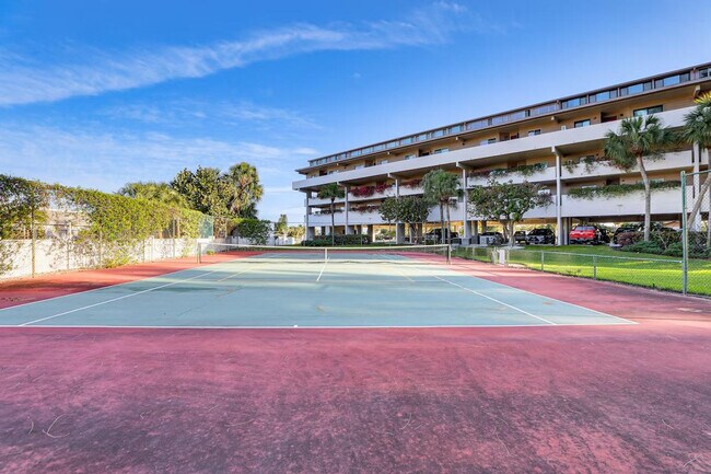 Building Photo - 12112 44th Ave W