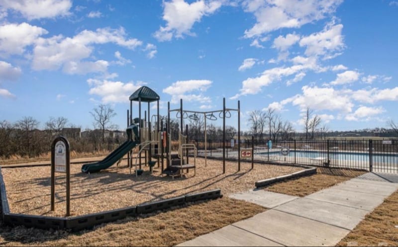 Building Photo - 1007 Maylen Trce