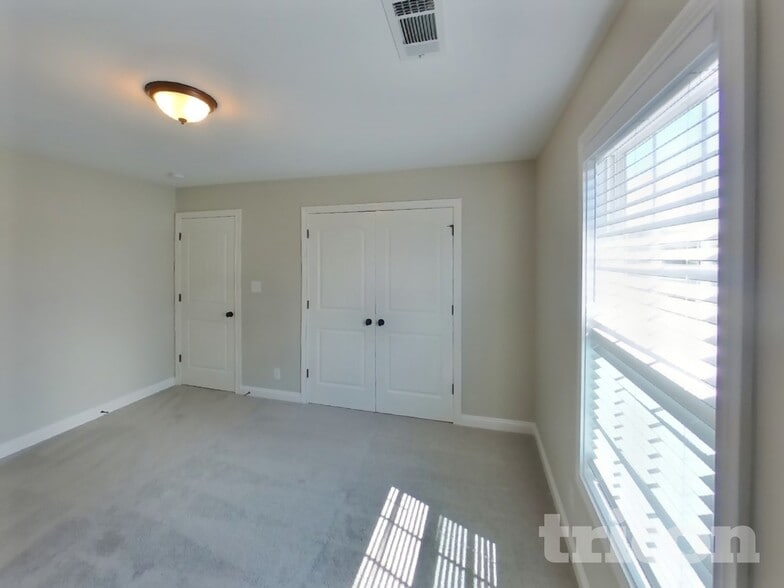 Building Photo - 317 Abeline Dr