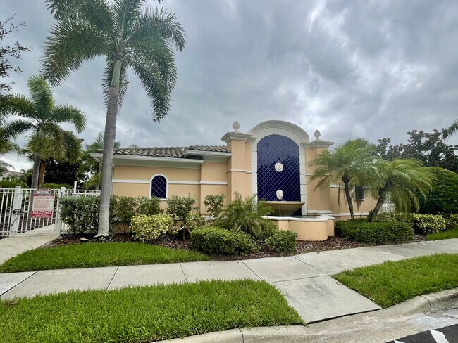 Building Photo - 1649 Napoli Dr W
