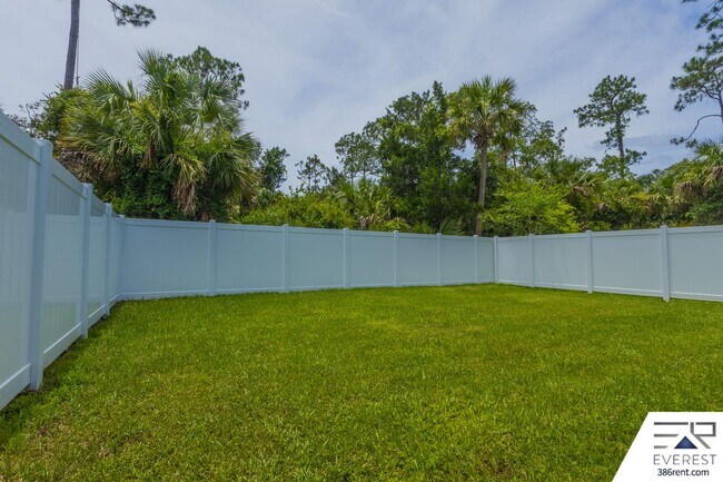 Building Photo - Modern 3-Bed, 2-Bath Townhome with Private Yard & 2-Car Garage
