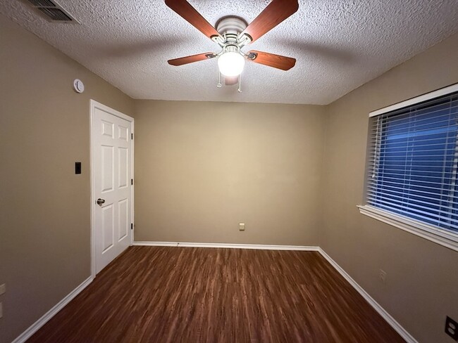 Building Photo - 7012 Bernadine St