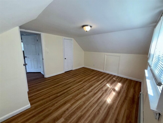 Building Photo - 52 Hoffman Ln