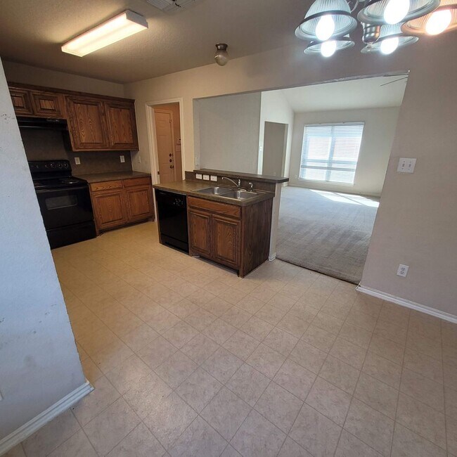 Building Photo - Clean North East Home - O'Conner & IH35
