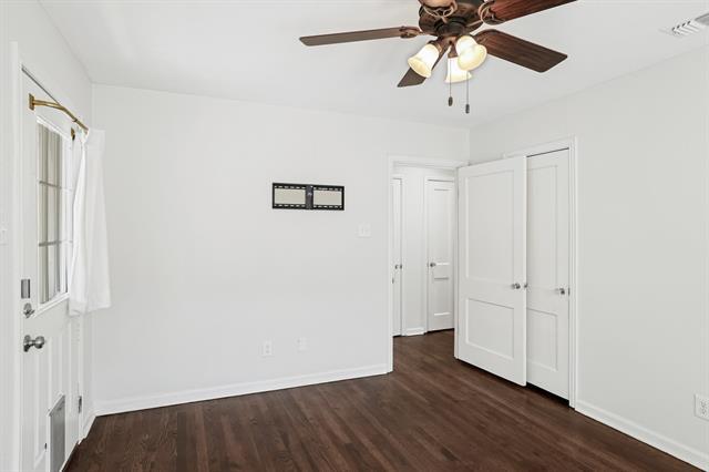 Building Photo - 6222 Kenwood Ave