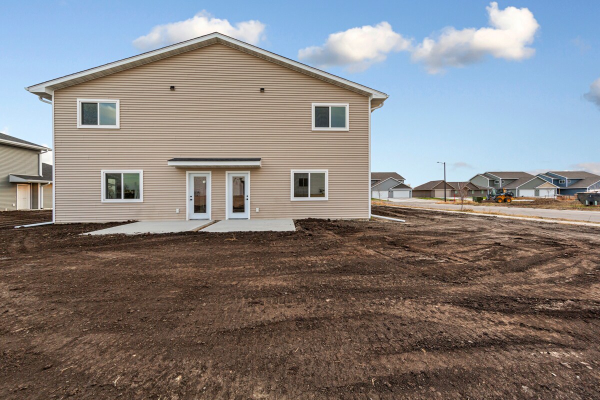 Building Photo - 3200 Noble Dr