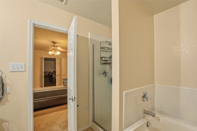 Building Photo - 3825 Cane River Rd