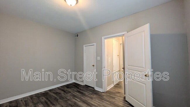 Building Photo - 3500 W Cervantes St