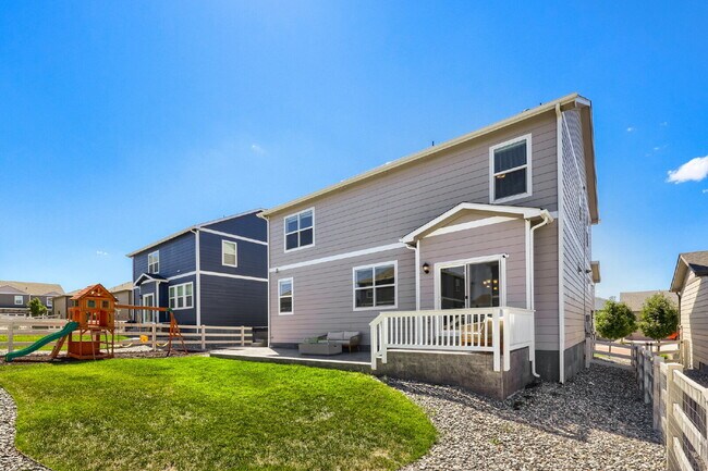 Building Photo - "Spacious 5-Bed Oasis with 3 Full Baths in Scenic Castle Rock – Your Dream Home Awaits!"