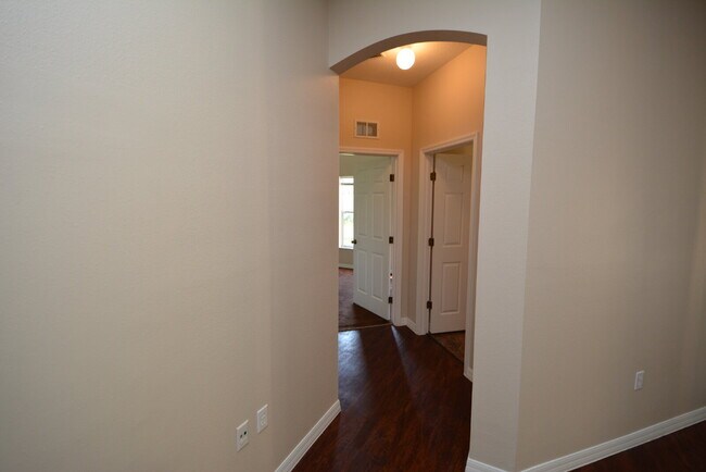 Building Photo - "Spacious 4-Bed Oasis in Palm Coast with 2...