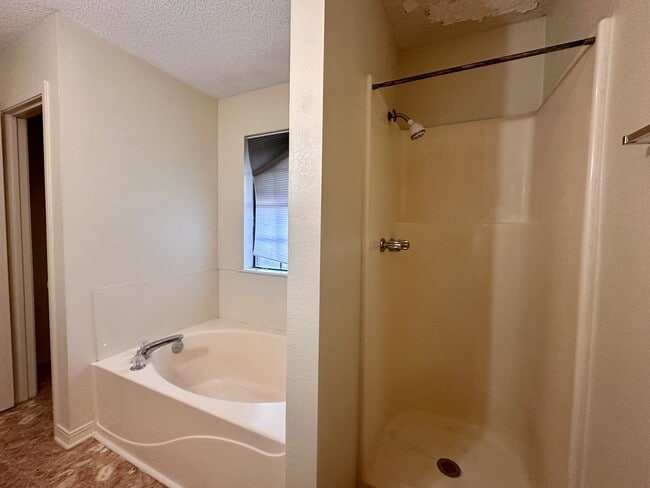 Building Photo - 928 Verone Terrace