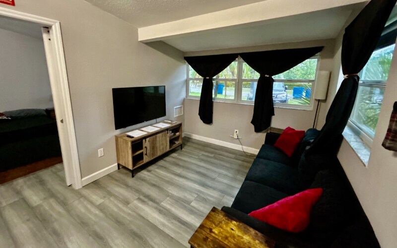 Building Photo - 814 E 126th Ave