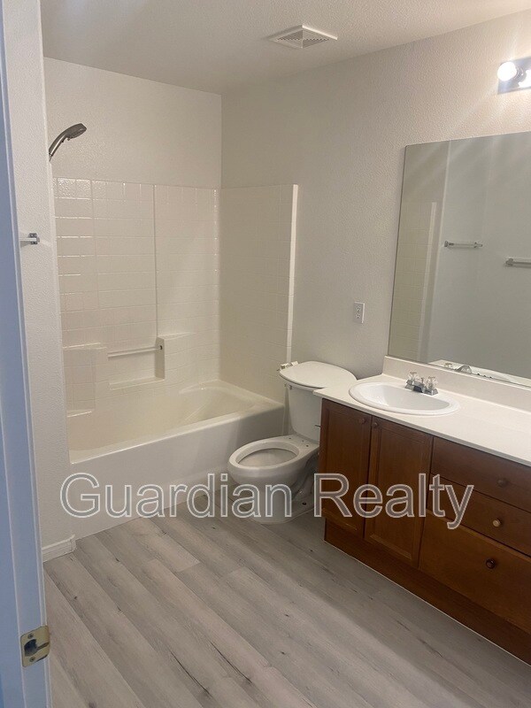 Building Photo - 780 Wigan Pier Dr