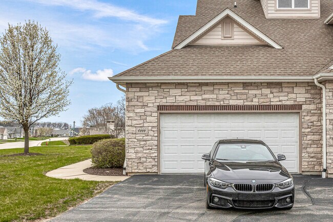 Building Photo - 4666 Sagewood Cir