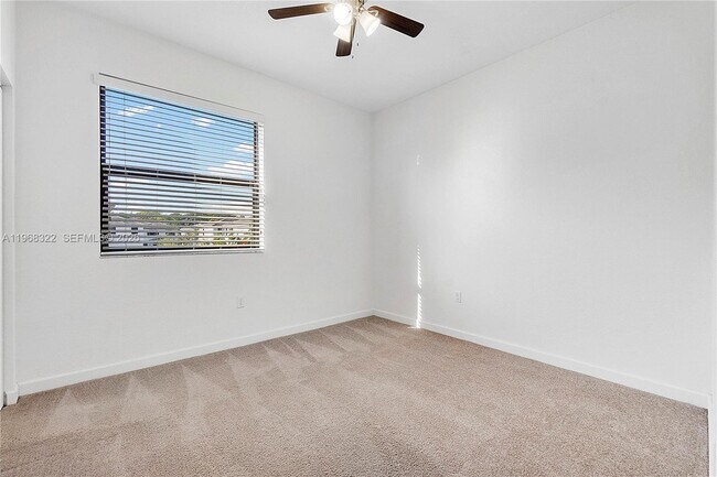 Building Photo - 1541 SW 28th St