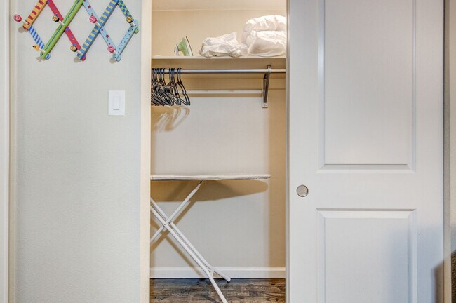 Building Photo - 1363 Pierce St