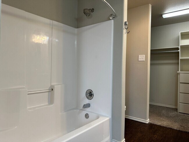 Building Photo - Leasing Special - 3 bed 2 bath Cooper ISD