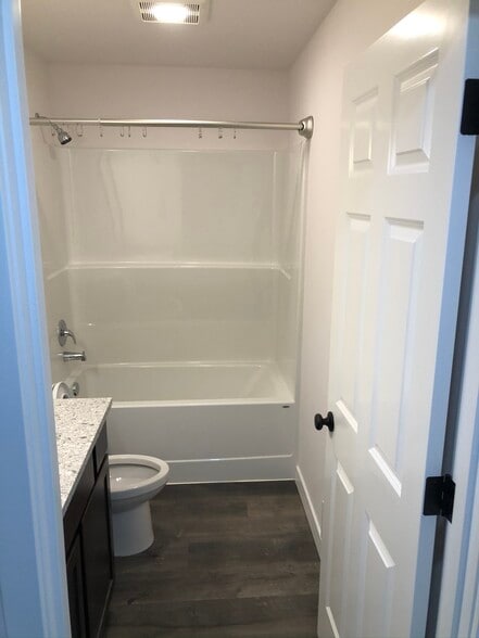 Building Photo - 7411 S Park Ave