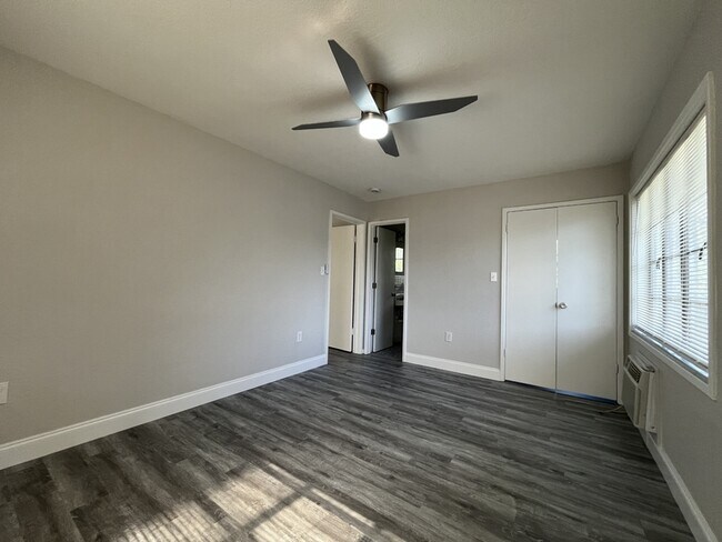 Building Photo - 2307 Formosa Ave