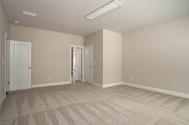 Building Photo - 2276 Caledonia Dr SE