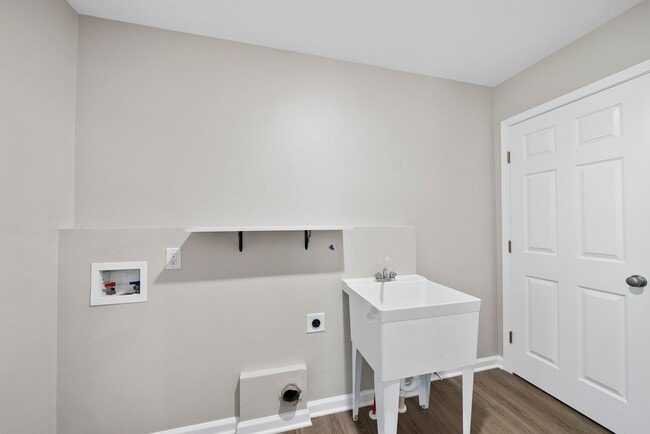 Building Photo - 205 Tonylee Ct