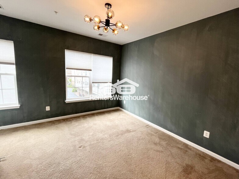 Building Photo - 12504 Rustic Rock Ln