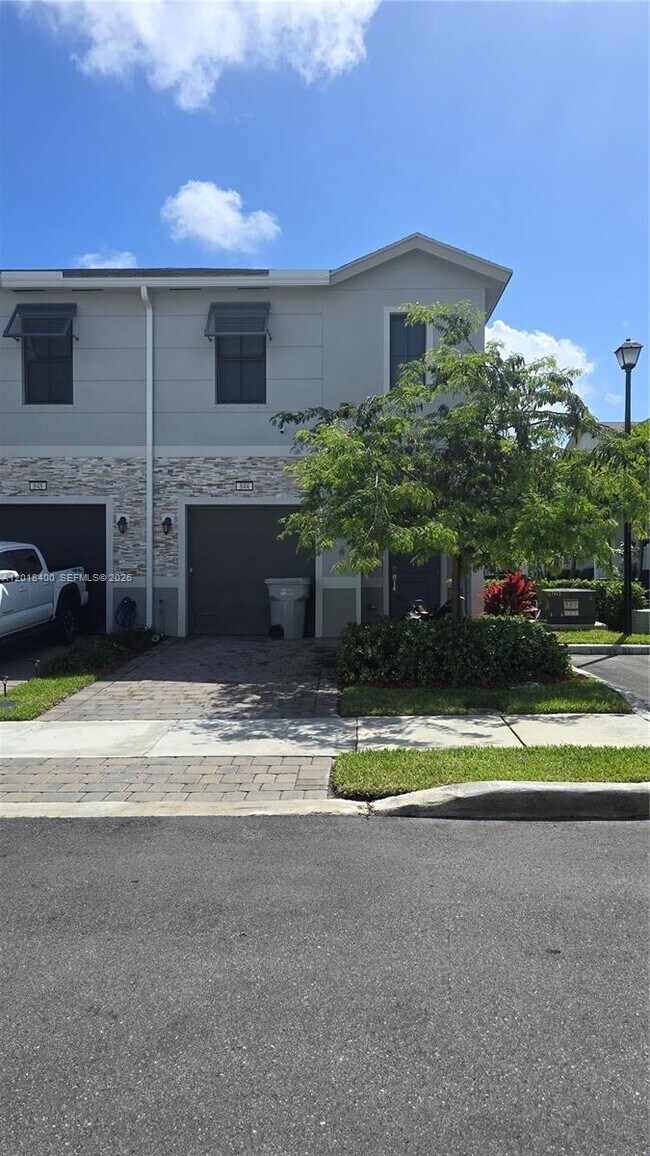 Building Photo - 844 NW 3rd Way