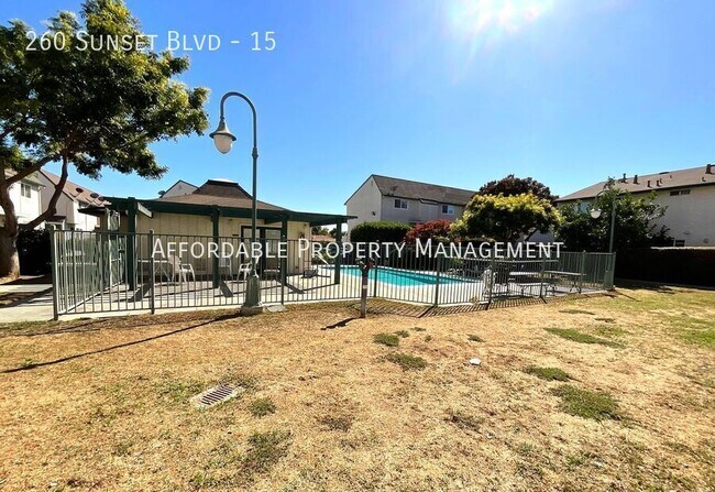 Building Photo - 260 Sunset Blvd