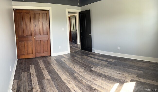 Building Photo - 221 Marrano Dr