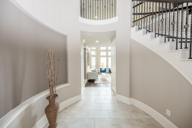 Building Photo - 10010 Cypress Path