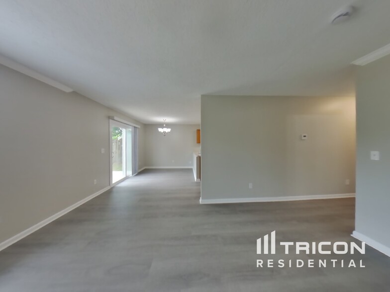 Building Photo - 13571 Ashford Wood Ct W