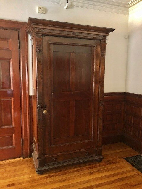 Building Photo - 1061 Beacon St