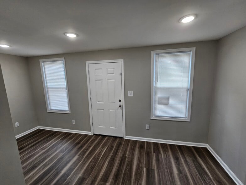 Dining Room/Sunroom - 6 W 30th St