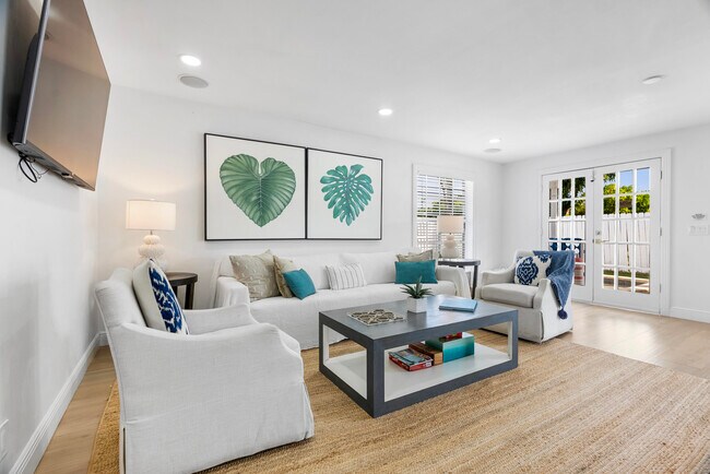 Building Photo - 240 Santa Lucia Dr