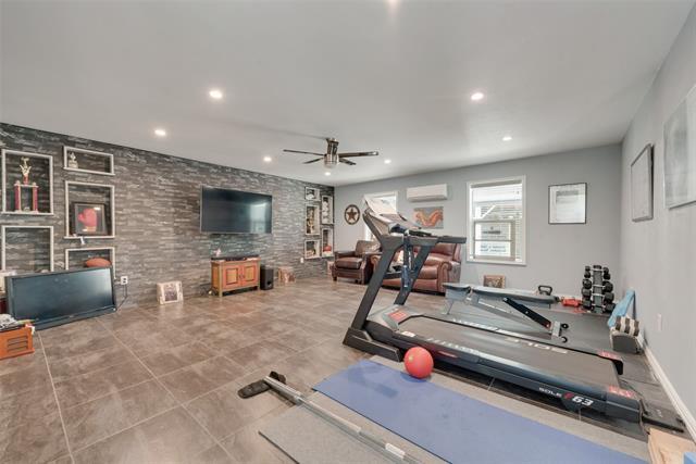 Building Photo - 10135 Rockmoor Dr